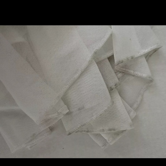 This stunning size M Retrofete Alessia Maxi Long Dress in White. - Picture 7 of 7